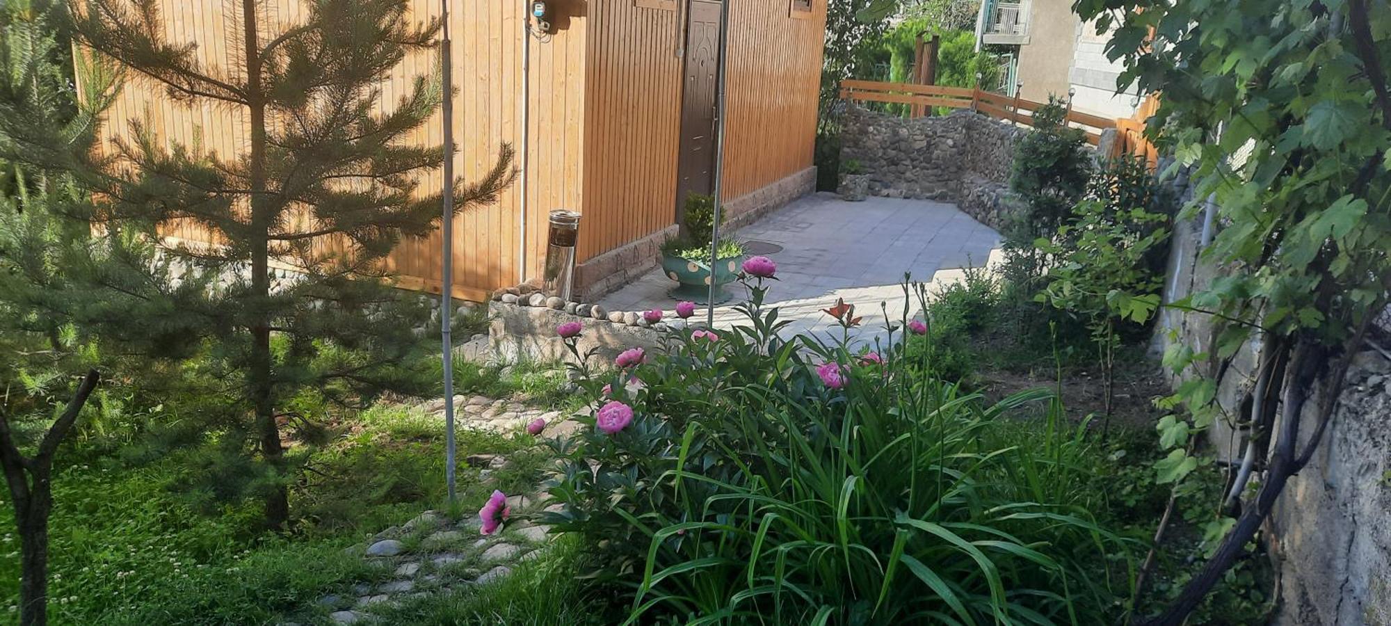 Family Hotel Dilijan Exterior photo