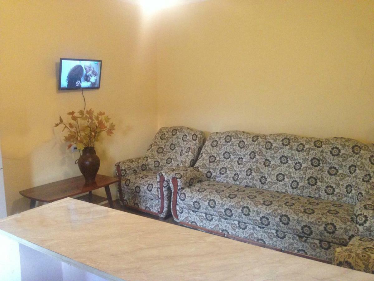 Family Hotel Dilijan Exterior photo